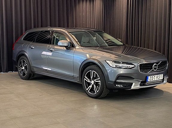 Volvo V90 Cross Country D4 AWD Business / Dragkrok / Skinn / Värmare / NyKamrem