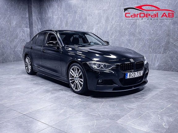 BMW 330d d xDrive Sedan M-Sport HUD Skinn Paddlar Rattvärme Navi