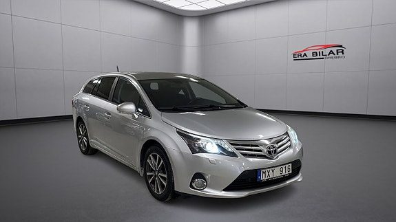 Toyota Avensis Kombi 2.0 D-4D Business - Drag/M-värm/B-kam/Xenon