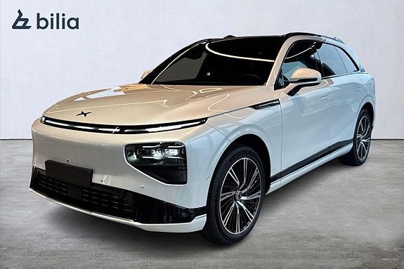 XPeng G9 PERFORMANCE I AWD I MASSAGE I DRAG I PANORAMA I 0 % RÄN