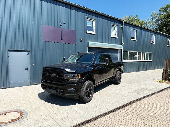 RAM 2500 Limited Night Edition 6.4 HEMI V8 4x4 / Full UTR