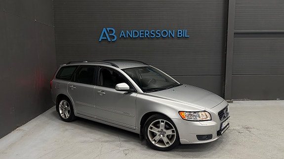 Volvo V50 D4 Geartronic Momentum Värmare Dragkrok P-Sensorer