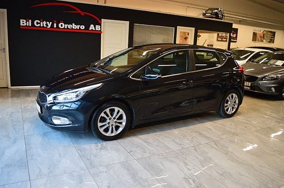 Kia Ceed 1.6 CRDi EX Comfort / Låga Mil / Bluetooth / Nyservad &