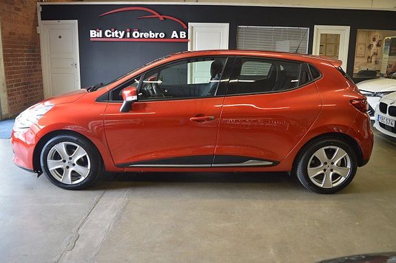 Renault Clio 0.9 TCE (90hk) 1-Ägare / Låga Mil / GPS / Nyservad & Ny