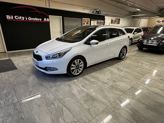 Kia Ceed 1.6 CRDi (128hk) EX Comfort 2-Ägare / Panoramatak Drag