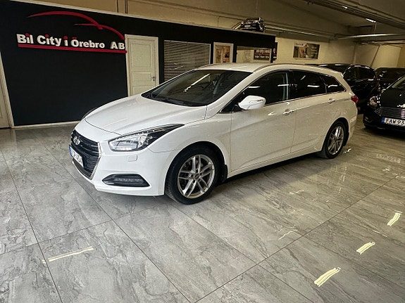 Hyundai i40 1.7 CRDi (141hk) ComfortPlus GPS / B-Kamera / Nyservad