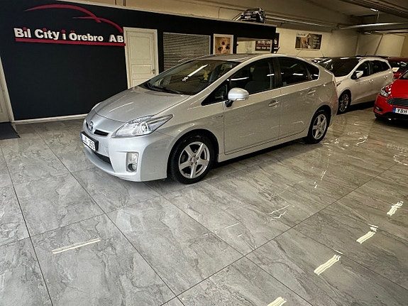 Toyota Prius Hybrid CVT (136hk) Låga Mil / Bluetooth / Nyservad & Ny