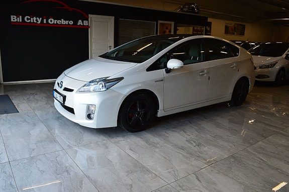 Toyota Prius Hybrid CVT (136hk) / Panoramatak / Keyless / Nyservad &