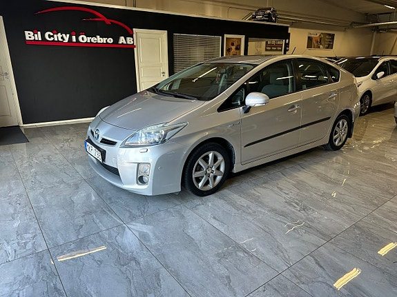Toyota Prius Hybrid CVT (136hk) 3-Ägare / Keyless / GPS / B-Kamera