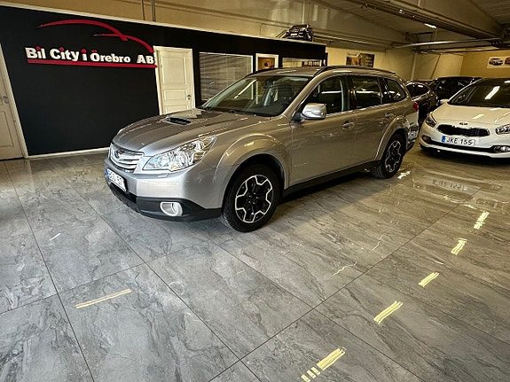 Subaru Outback 2.0 (150hk) 4WD Business / Drag / M-Värmare / Nyservad