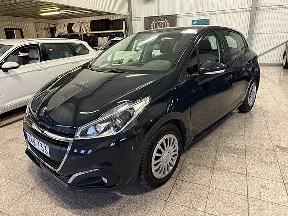 Peugeot 208 1.2 PureTech 82hk 2 ägare Låg skatt Ny bes & ny servad
