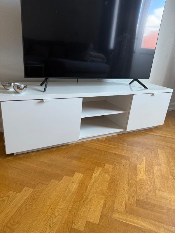 Tv-bänk Byås