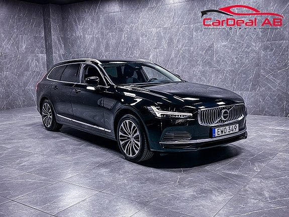 Volvo V90 Recharge T6 AWD Core Bright 350hk CarPlay Kamera MOMS