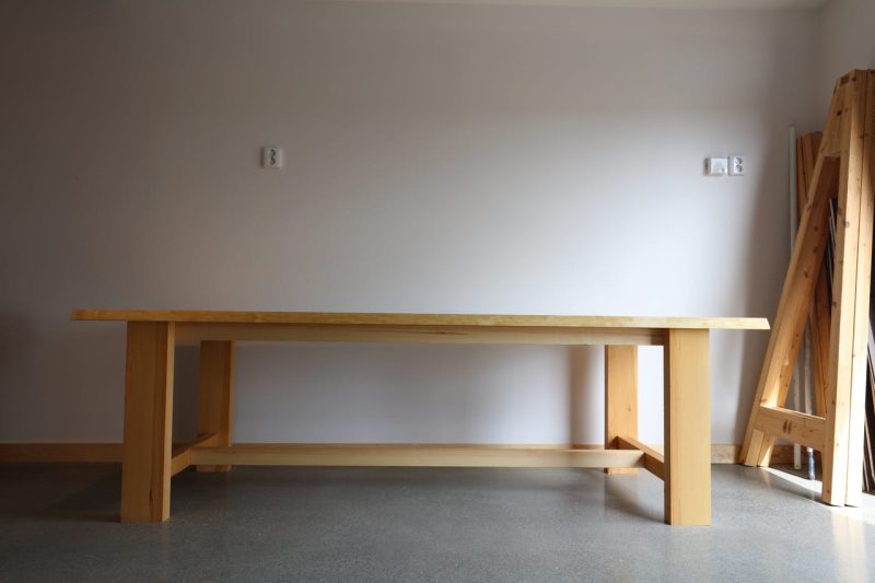 Träbord med vankanter