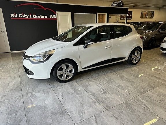 Renault Clio 0.9 TCe Låga Mil / 2-Ägare / GPS / Nyservad & Besiktad