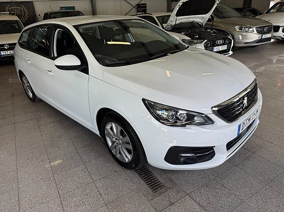 Peugeot 308 SW 1.5 BlueHDi 130 1 ägare D-värmare Låg skatt Drag V-hjul