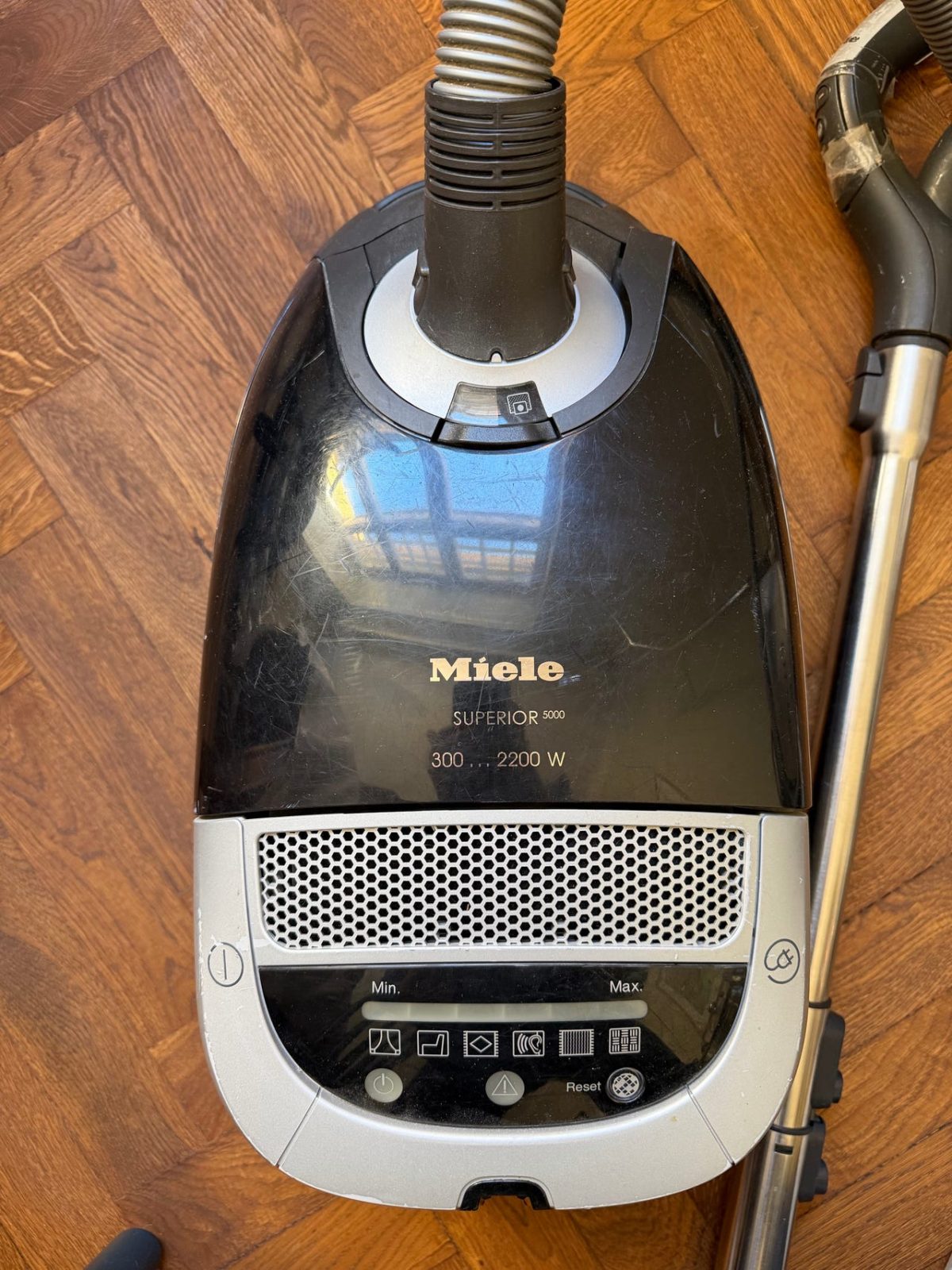 Miele dammsugare med teleskoprör svart