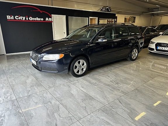 Volvo V70 2.0F 3-Ägare / Drag / M-Värmare / Nyservad & Besiktad