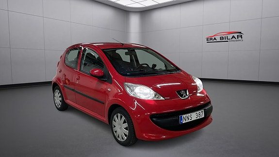 Peugeot 107 5-dörrar 1.0 Euro 4 - Kamkedja/2 brukare/Nybesiktigad