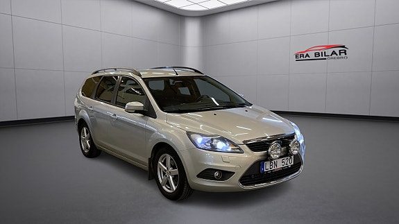 Ford Focus Kombi 1.6 TDCi Titanium - Drag/M-värm/Xenon/Keyless