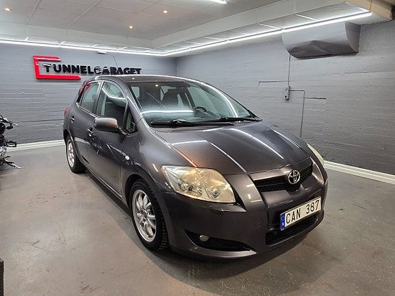 Toyota Auris 5-dörrar 2.0 D-4D Euro 5 Nybesiktigad
