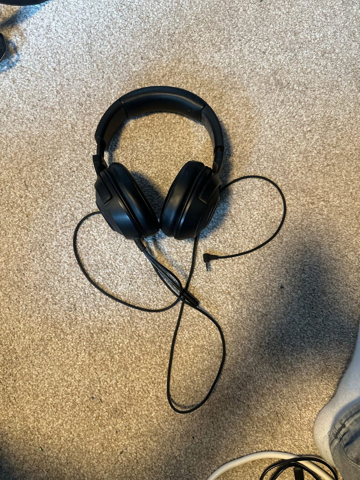 Razer headset med kabel och mikrofon svart