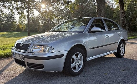 Skoda Octavia Tour 1.6 MPI AC Två ägare Mint condition