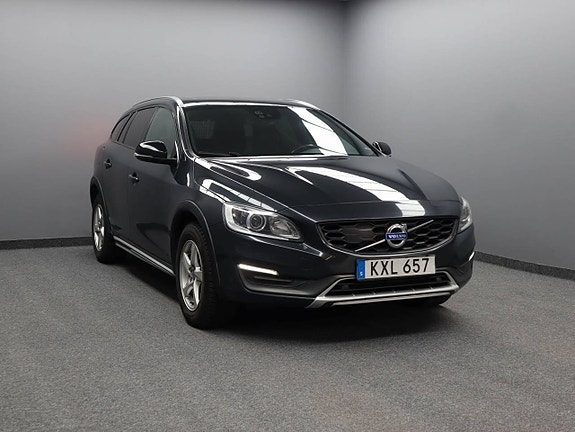 Volvo V60 Cross Country Polestar D4 Summum 200hk Taklucka Drag Värmare Navi
