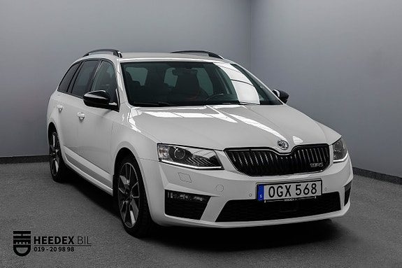 Skoda Octavia RS RS 2.0 TSI 220hk Carplay Canton Drag Kamera GPS Värmare