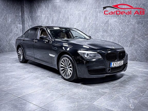 BMW 730 d Steptronic M-Sport Optik HUD Softclose *VÄLUTRUSTAD*