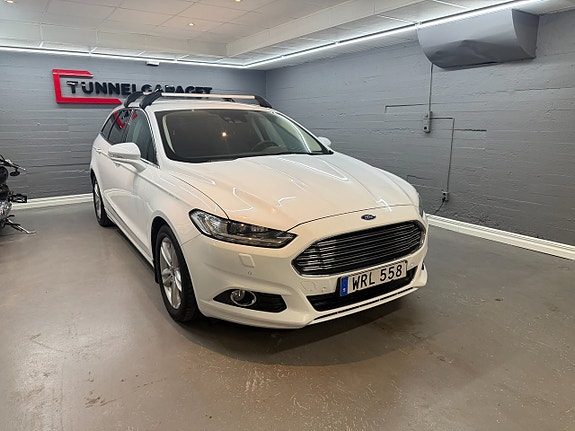 Ford Mondeo Kombi 2.0 TDCi AWD Powershift Titanium 1-Ägare