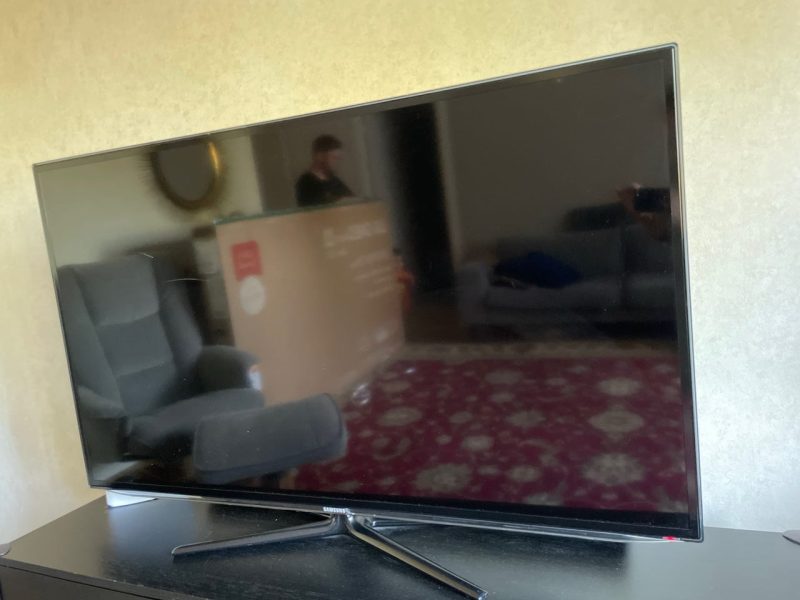 Samsung TV 55’ svart