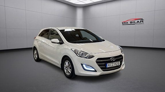 Hyundai i30 5-dörrar 1.6 CRDi Premium - 1 Ägare/Drag/PDC/Rattvärme