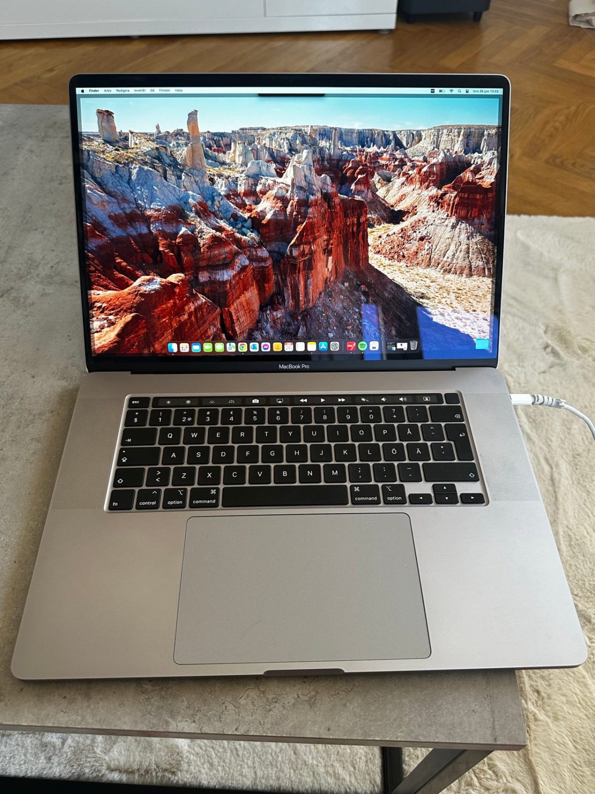 Apple MacBook Pro 16" laptop 2,4 GHz i9 32 GB 1 TB SSD space gray