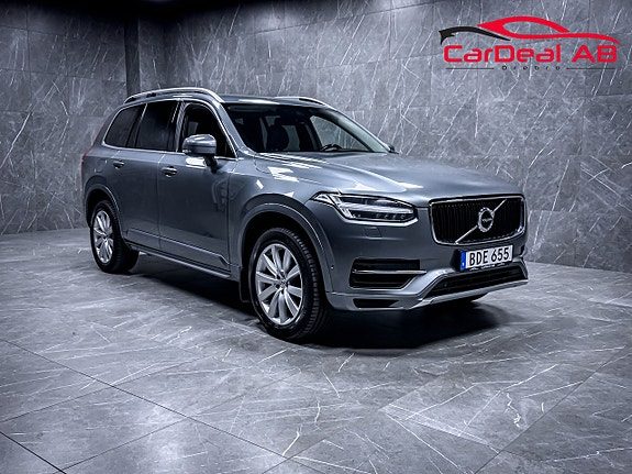 Volvo XC90 D4 AWD 7-sits Momentum M-Värmare Skinn CarPlay Navi PDC