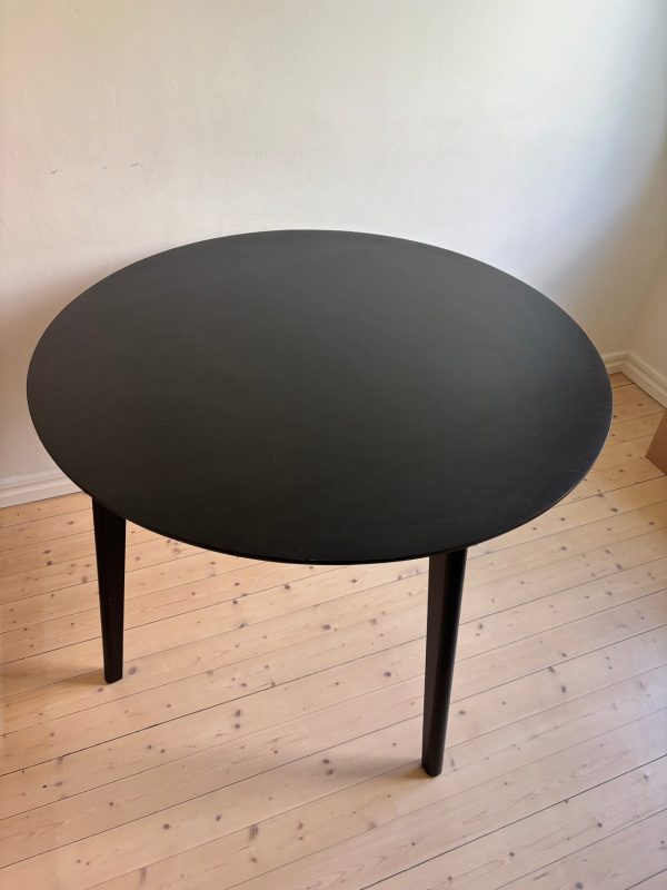 Svart matbord 105 CM - Nyskick