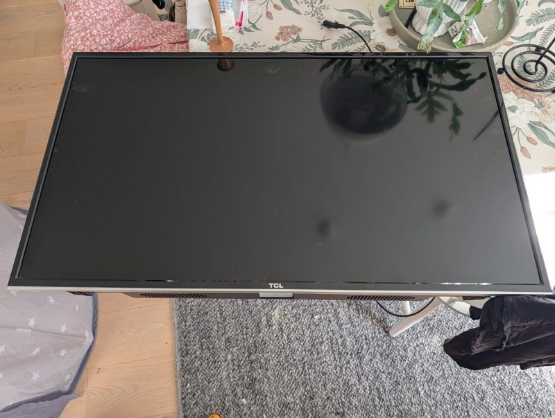 TCL LED-TV 40 tum svart
