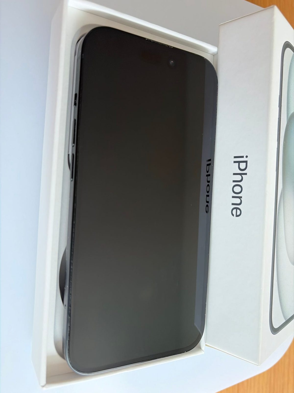 Apple iPhone 15, 128 GB svart