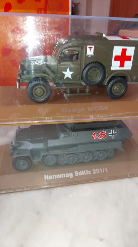 Modellfordon Dodge WC54 och Hanomag SdKfz 251/1