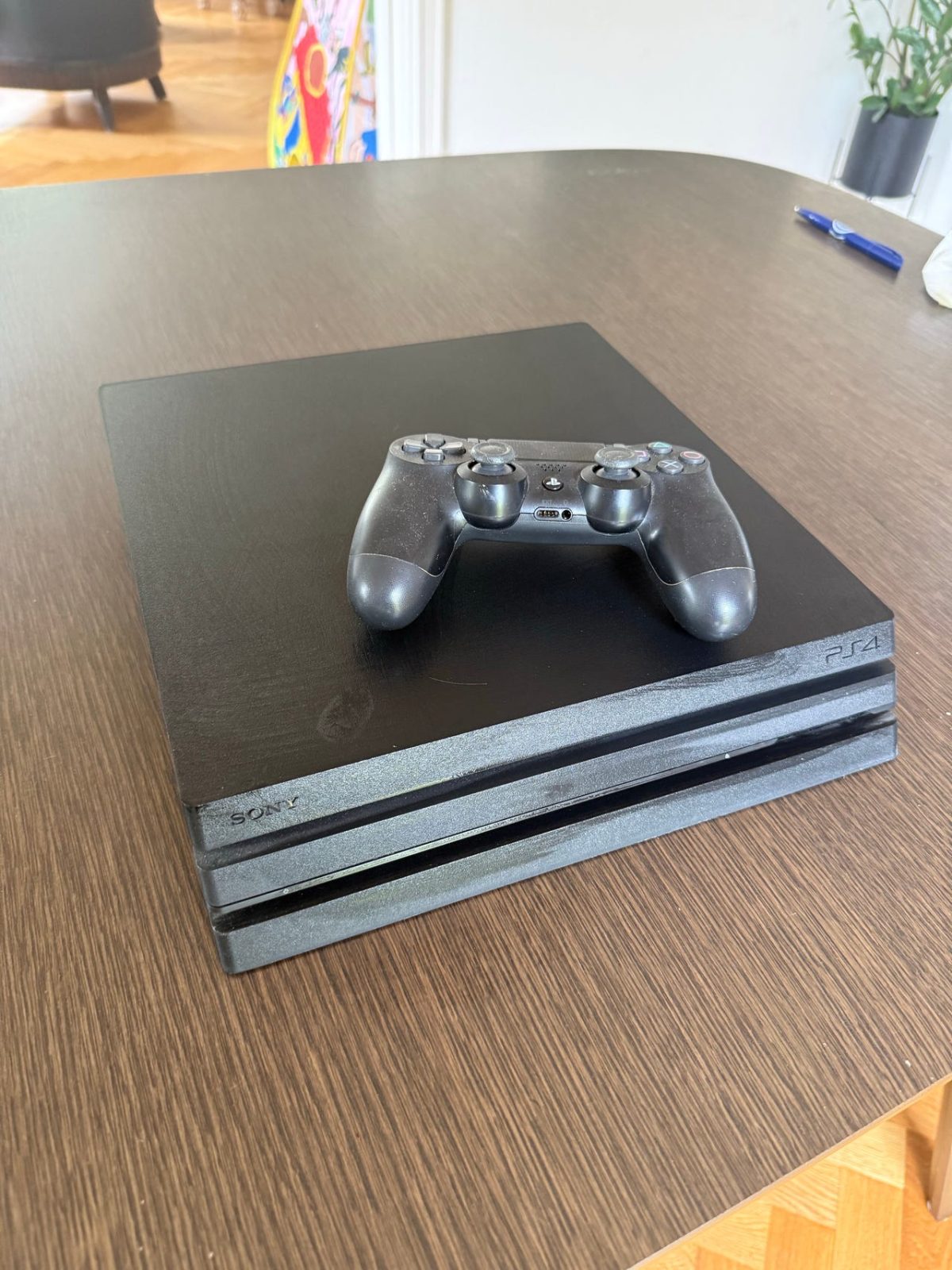 Sony PlayStation 4 Pro 1 TB spelkonsol svart