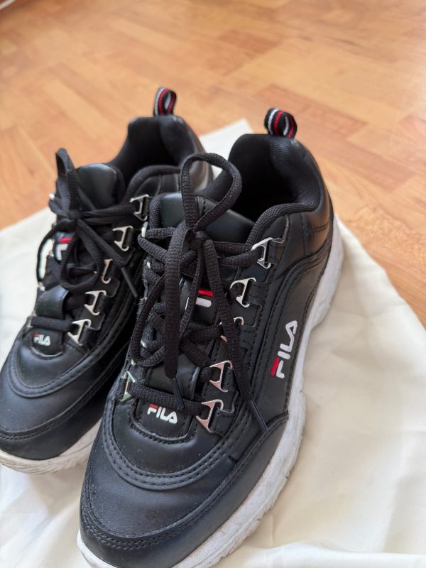 Fila sneakers stl 37 svart