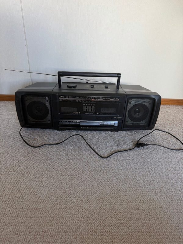 JVC radio med kassett och dubbla högtalare
