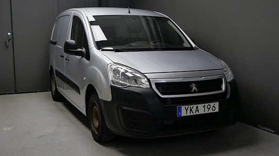 Peugeot Partner Skåpbil 1.6 BlueHDi Dragkrok PDC Moms 5100 mil