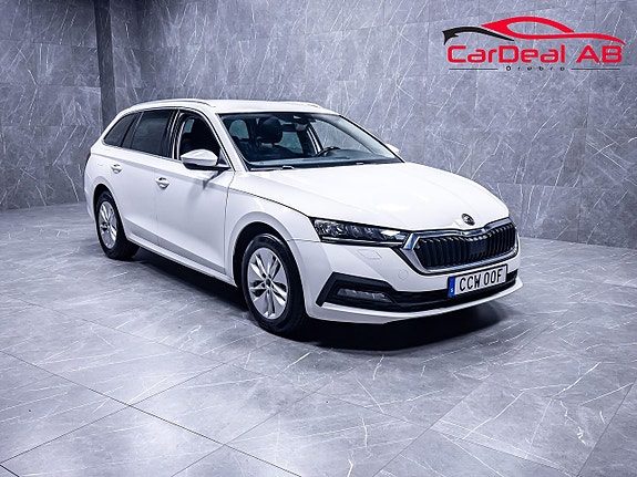 Skoda Octavia Kombi 2.0 TDI Värmare Kamera CarPlay Drag MOMS